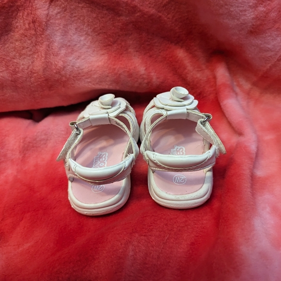 Baby Sandals with Flower RARELY WORN - Picture 5 of 6